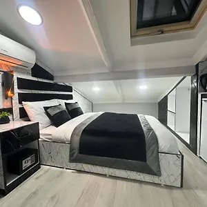 Taksim Larissa 2* Istanboel